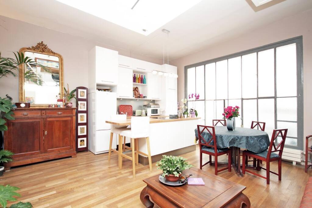 Exotic Loft In Montmartre + Terrace ! Appartement Parijs