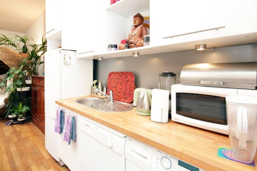 Exotic Loft In Montmartre + Terrace ! Parijs